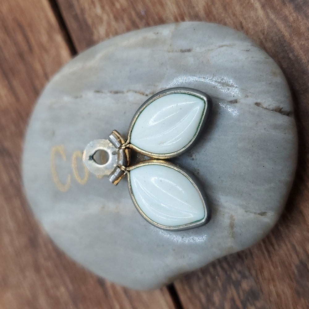 3/$20 Silver white‎ lotus peaceful drop pendant